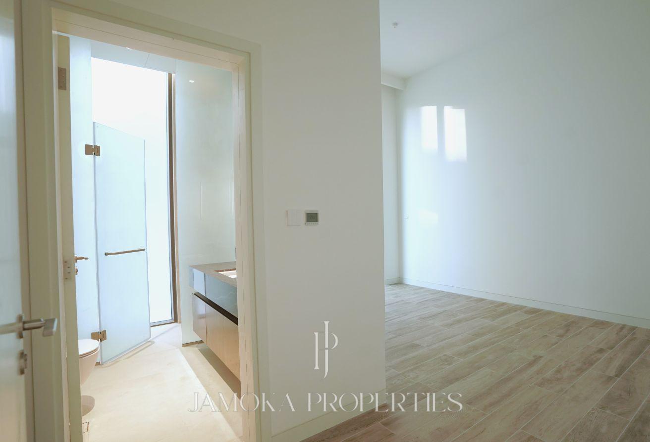 Single Row | Corner Unit | Near Clubhouse photo 6