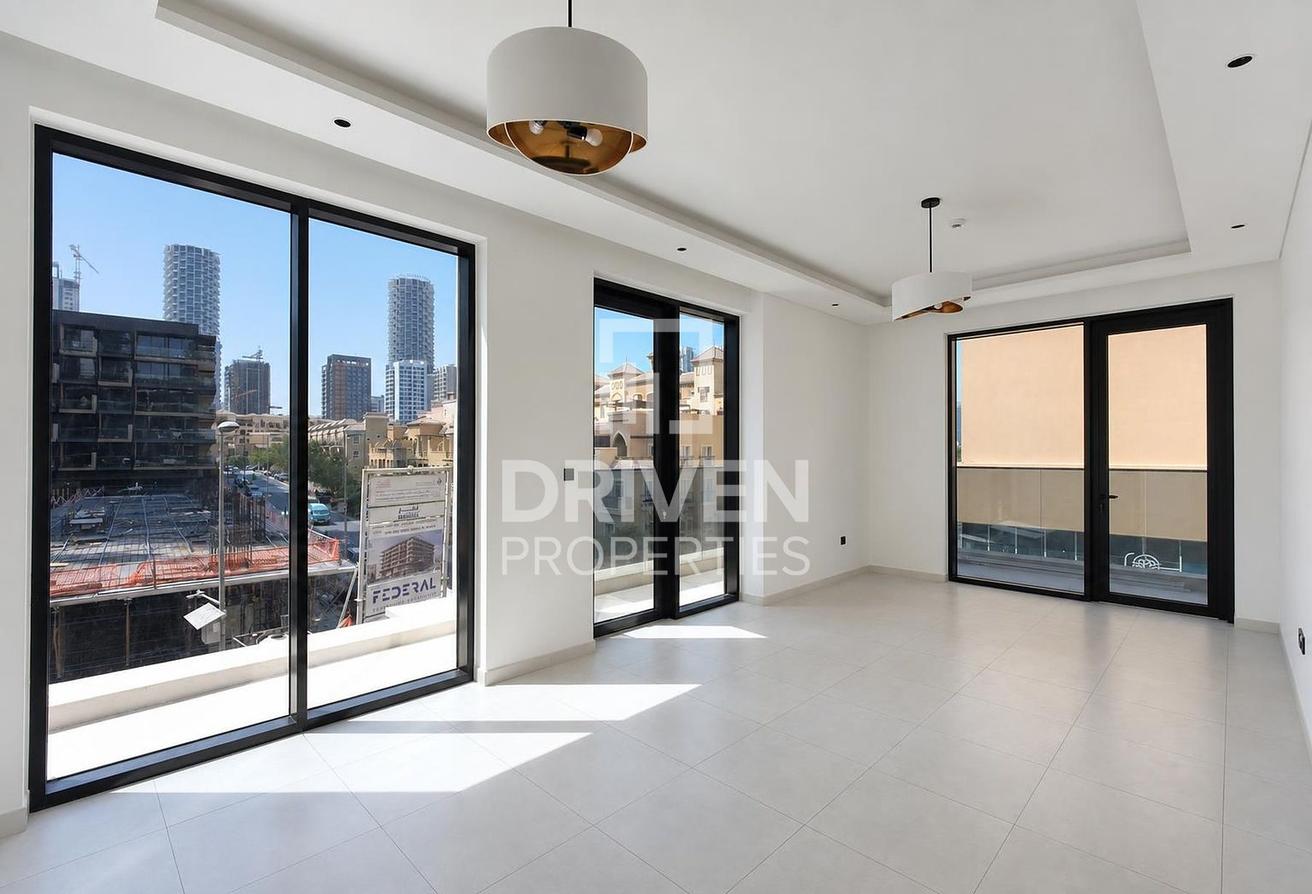 Large Layout | Corner Unit | Close to Mall photo 5