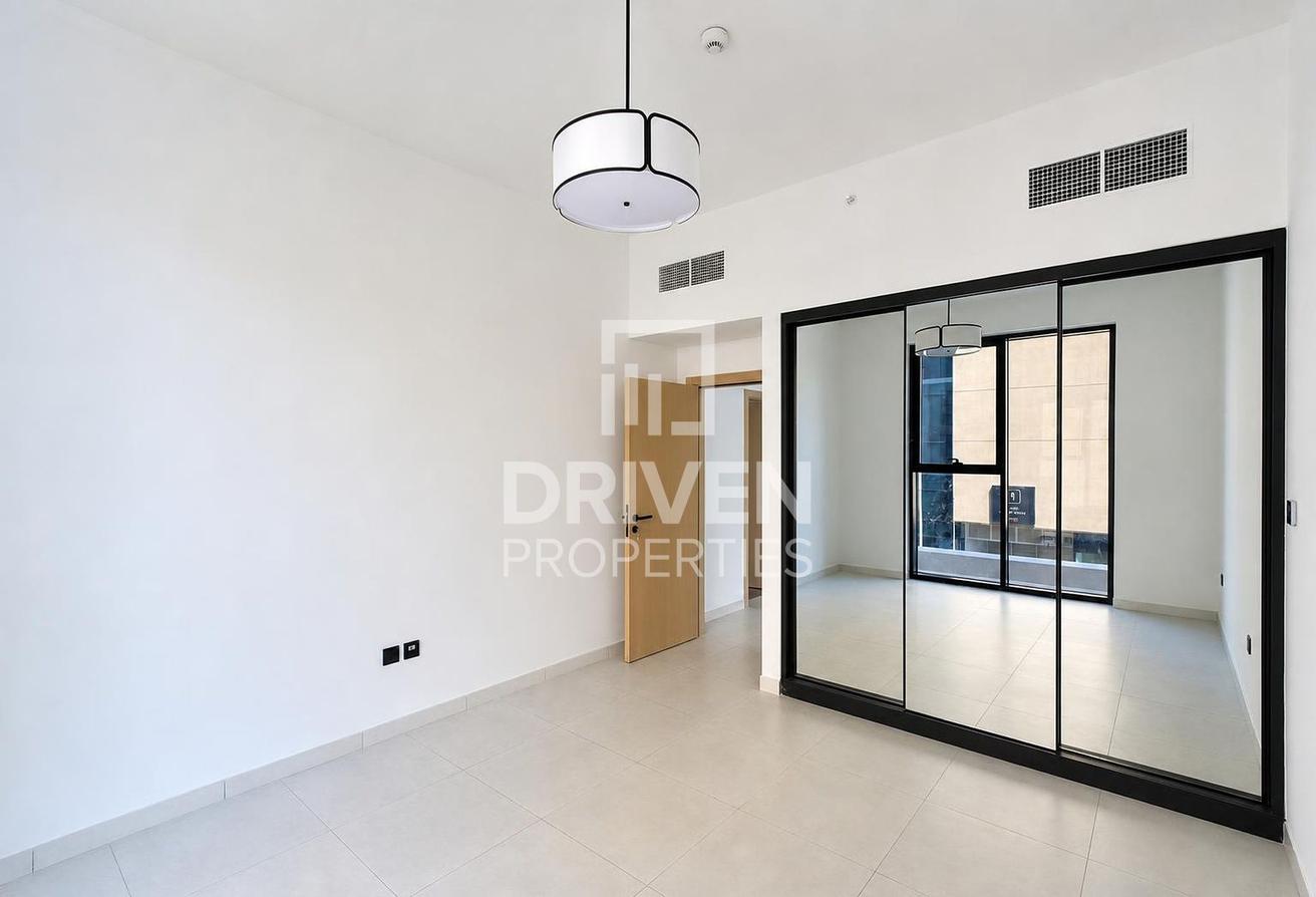 Large Layout | Corner Unit | Close to Mall photo 9