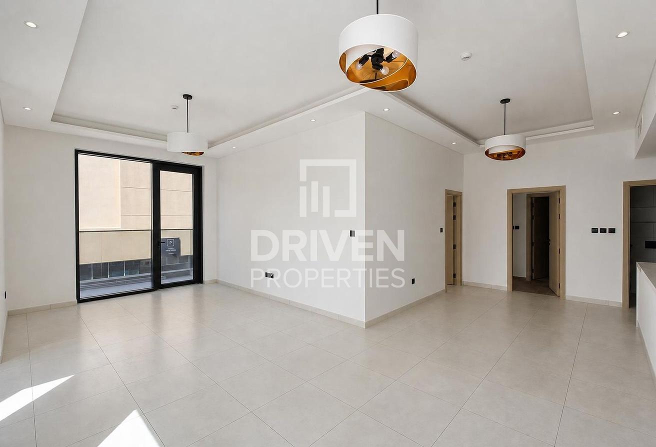 Large Layout | Corner Unit | Close to Mall photo 6