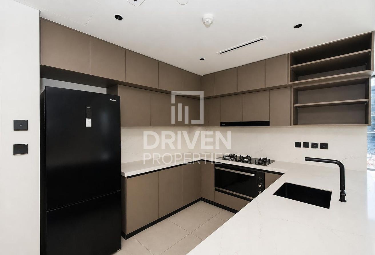 Large Layout | Corner Unit | Close to Mall photo 13