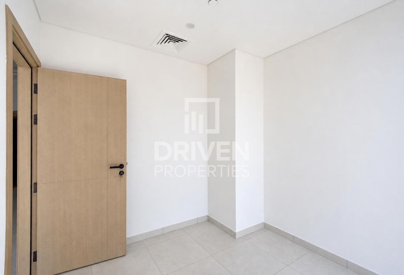 Large Layout | Corner Unit | Close to Mall photo 10