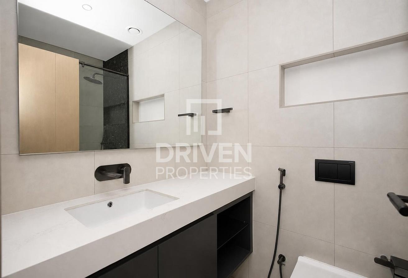 Large Layout | Corner Unit | Close to Mall photo 15