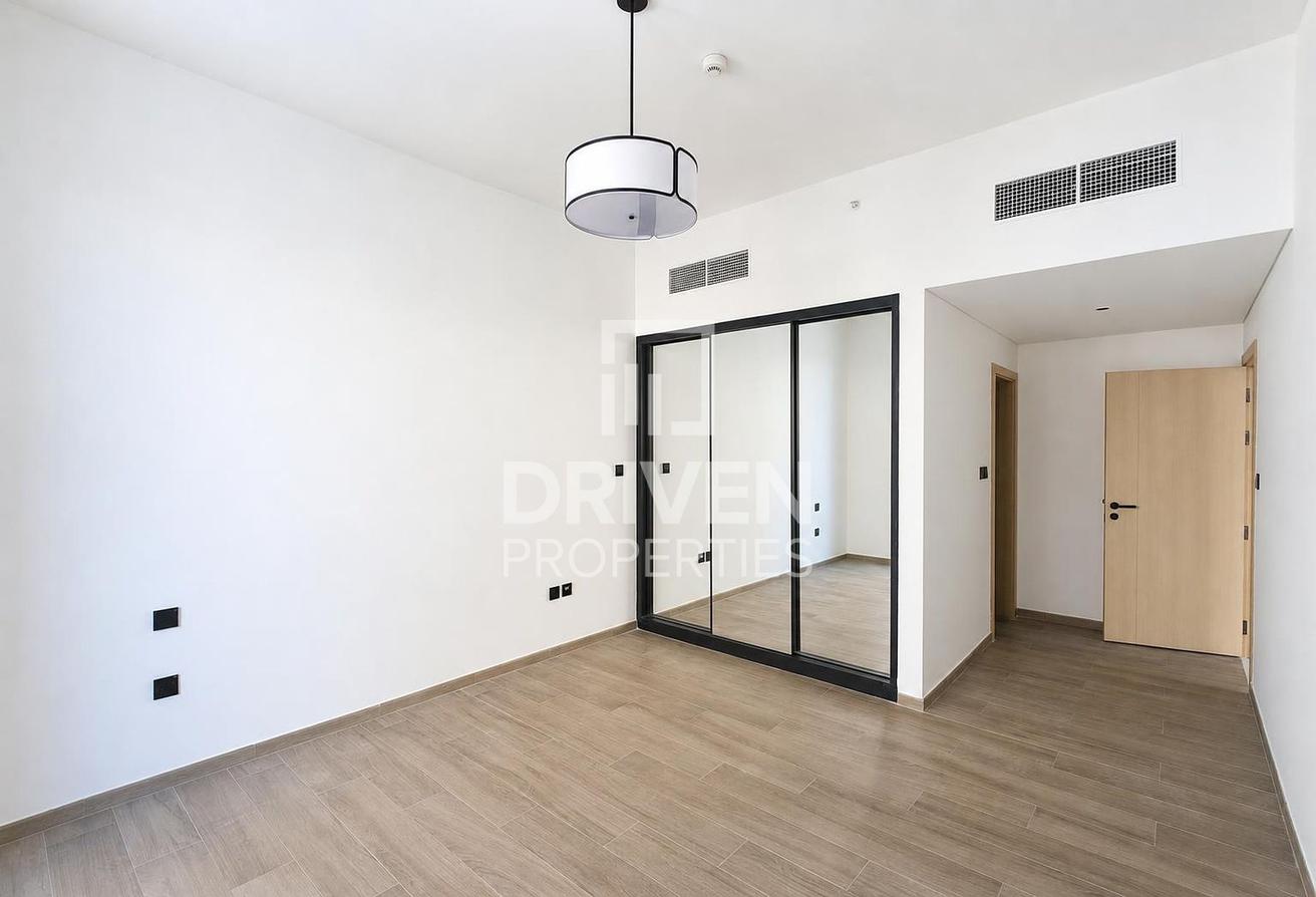 Large Layout | Corner Unit | Close to Mall photo 12
