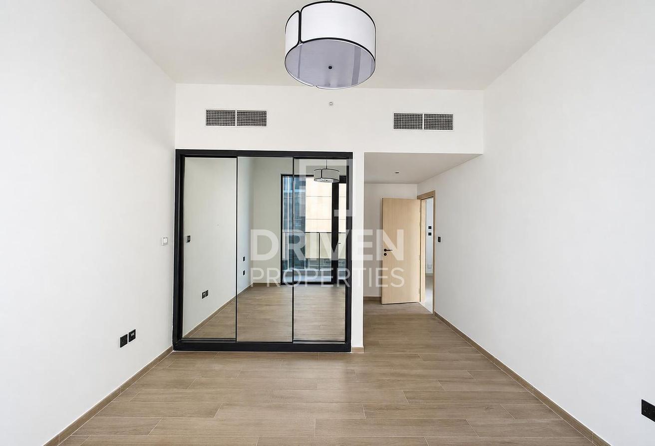 Large Layout | Corner Unit | Close to Mall photo 11