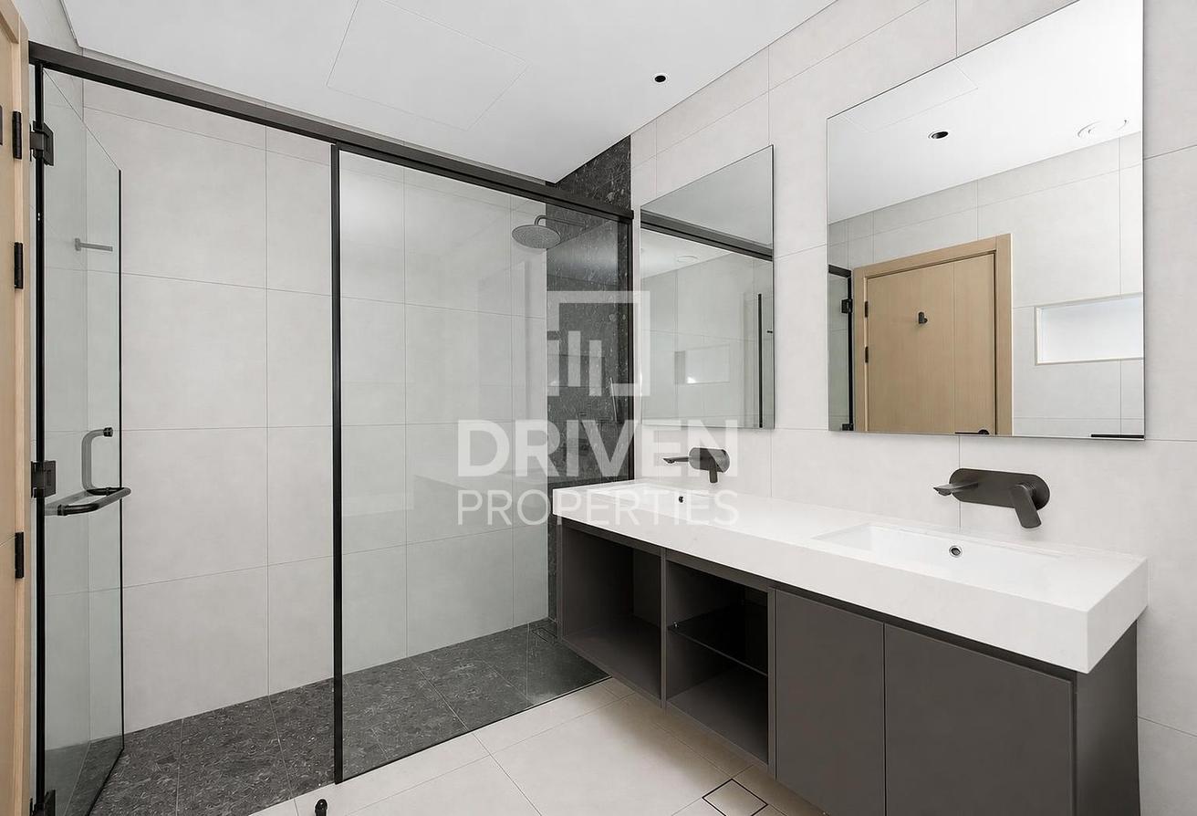 Large Layout | Corner Unit | Close to Mall photo 17