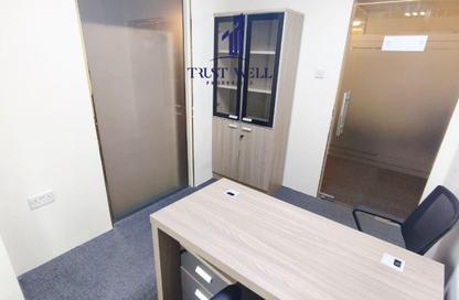 Business Centre - Studio - 4 Bathrooms for rent in Al Sawari Tower - Al Khalidiya - Abu Dhabi