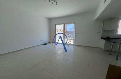 Apartment - Studio - 1 Bathroom for rent in Oxford Building - District 14 - Jumeirah Village Circle - Dubai