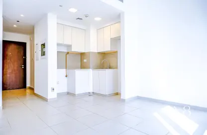 Apartment - 1 Bathroom for rent in Zahra Breeze Apartments 3B - Zahra Breeze Apartments 3 - Zahra Breeze Apartments - Town Square - Dubai