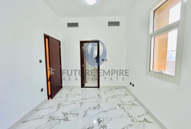 74255527 - Property Image 2