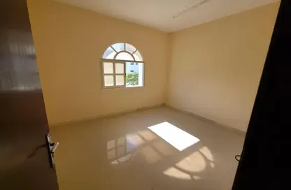 شقة - 2 غرف نوم - 2 حمامات للايجار في مساكن كورنيش عجمان - طريق كورنيش عجمان - عجمان