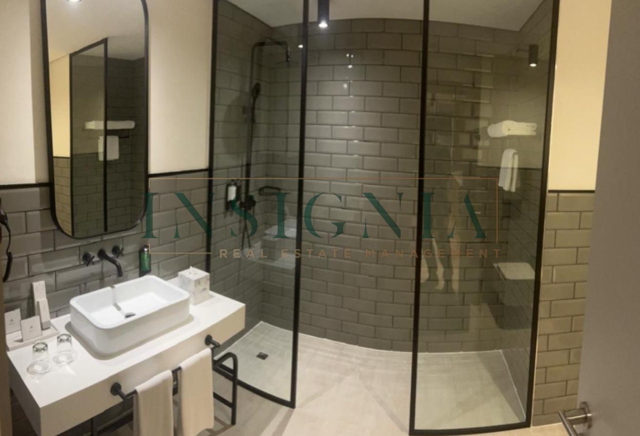 Fully Furnished 1BR Luxury Vacant Brand New photo 6