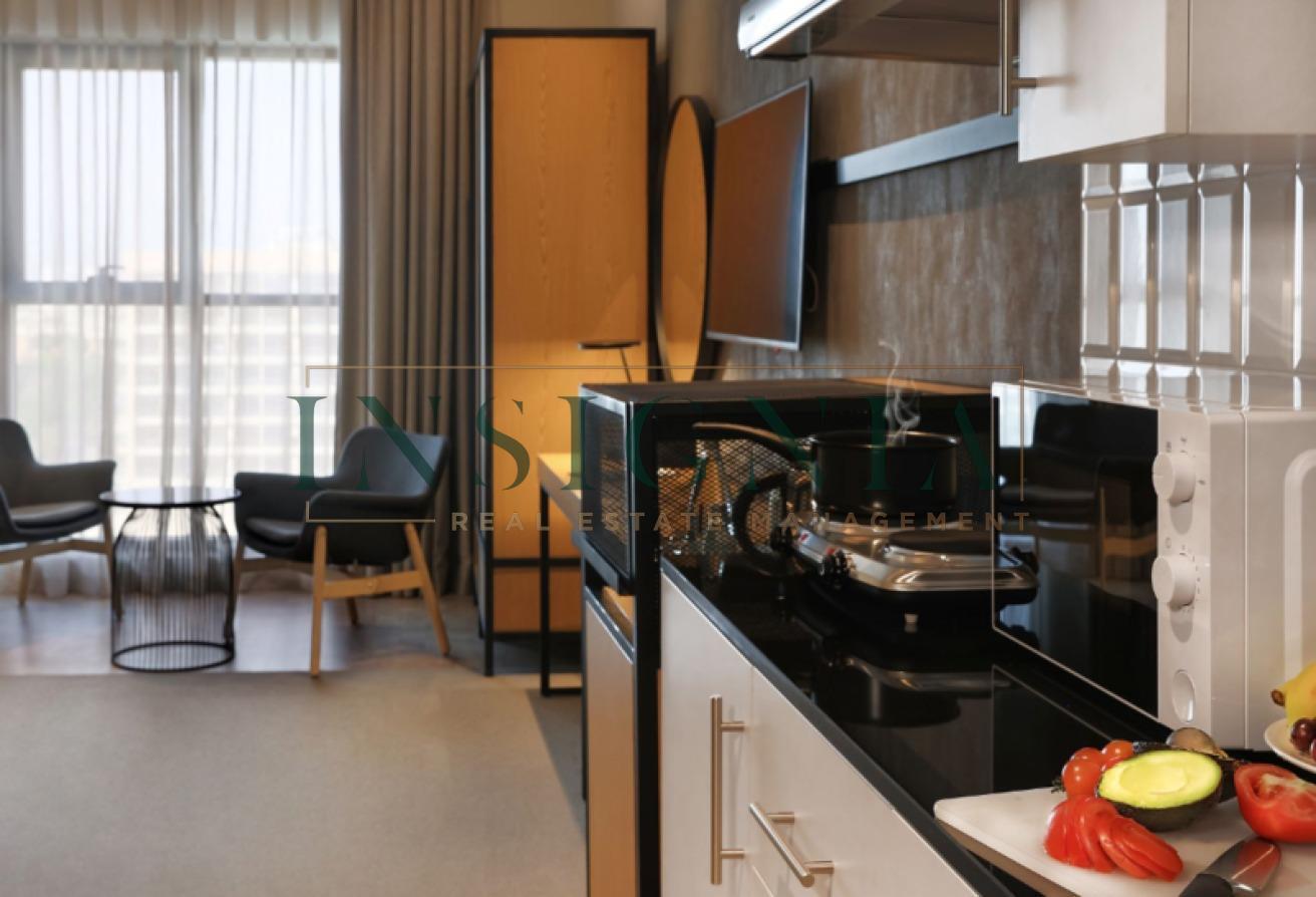 Fully Furnished 1BR Luxury Vacant Brand New photo 5