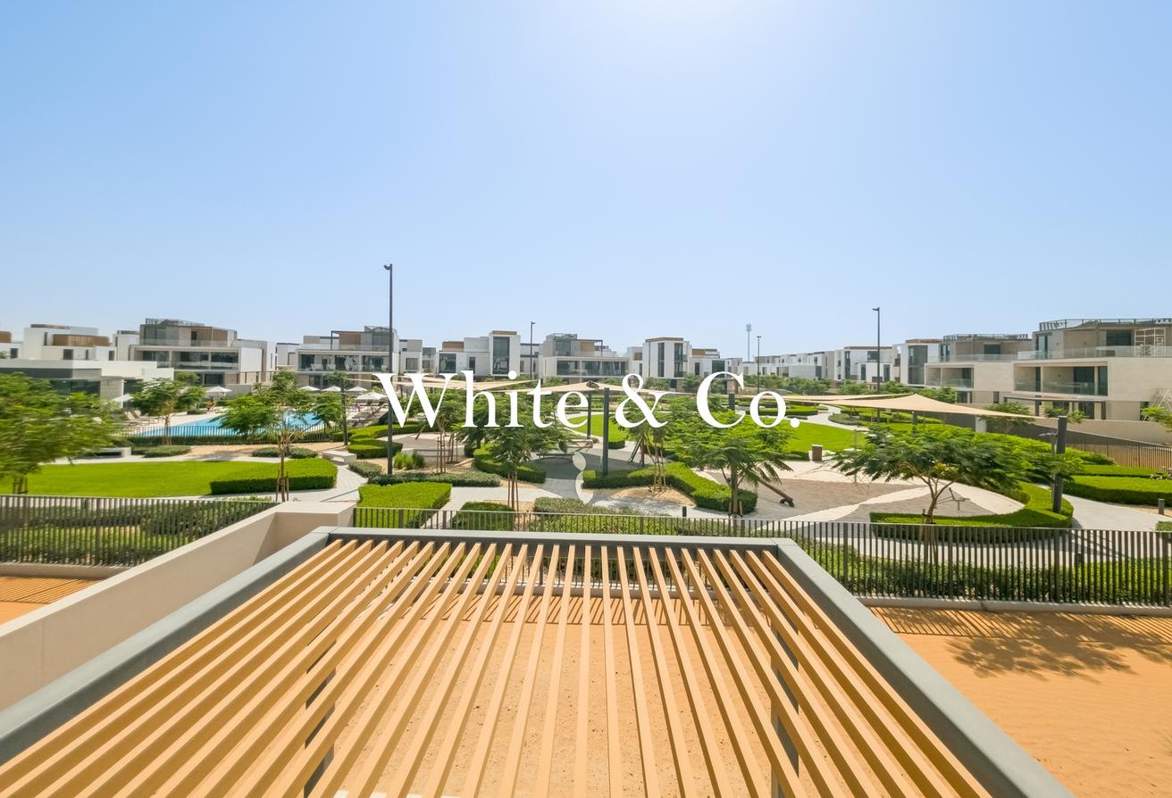 Available Now | Prime Location | On Pool photo 11
