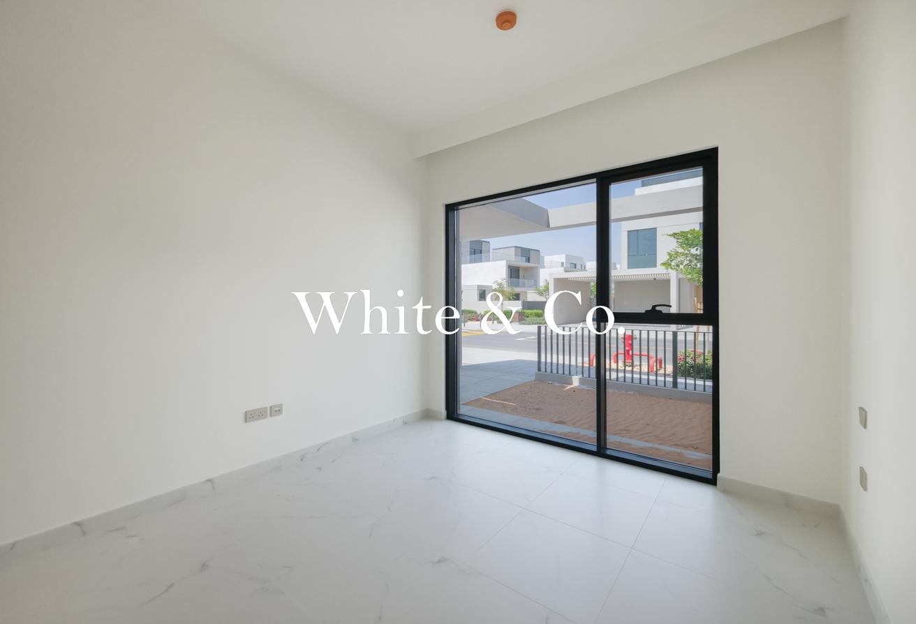 Available Now | Prime Location | On Pool photo 7