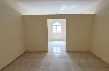 Apartment - 1 Bedroom - 1 Bathroom for rent in Muwailih Building - Muwaileh - Sharjah