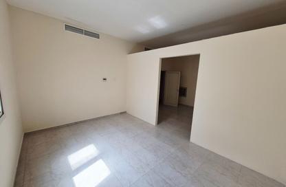 Apartment - 1 Bedroom - 1 Bathroom for rent in Muwailih Building - Muwaileh - Sharjah