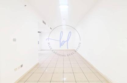 Apartment - 1 Bedroom - 2 Bathrooms for sale in Sulafa Tower - Dubai Marina - Dubai