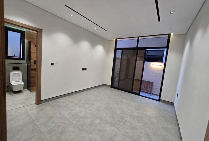 102840381 - Property Image 3