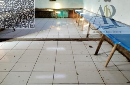 Labor Camp - Studio - 7+ Bathrooms for rent in Al Sajaa S - Al Sajaa - Sharjah