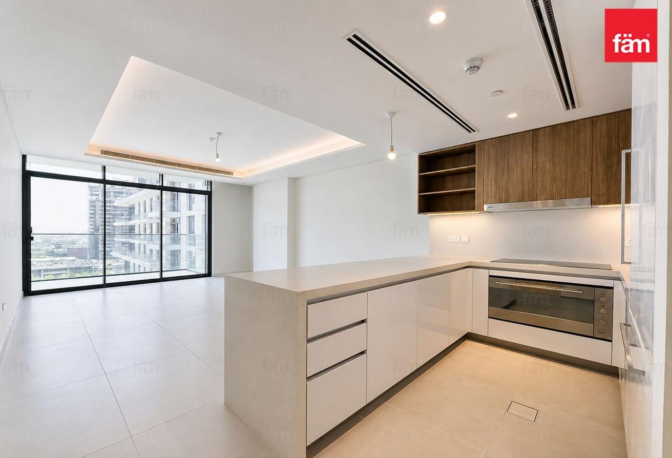Premium 2br EnSuite + Maid | Park View photo 2