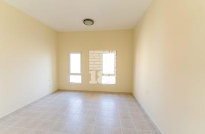 شقة - 2 غرف نوم - 3 حمامات للبيع في المبنى 153 - طراز حديث - ديسكفري جاردنز - دبي