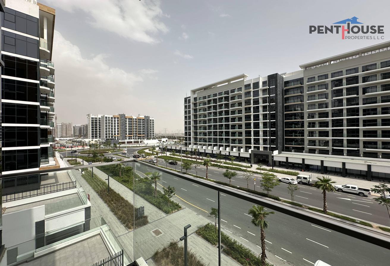 Spacious Furnished | High Floor | Prime Location photo 7