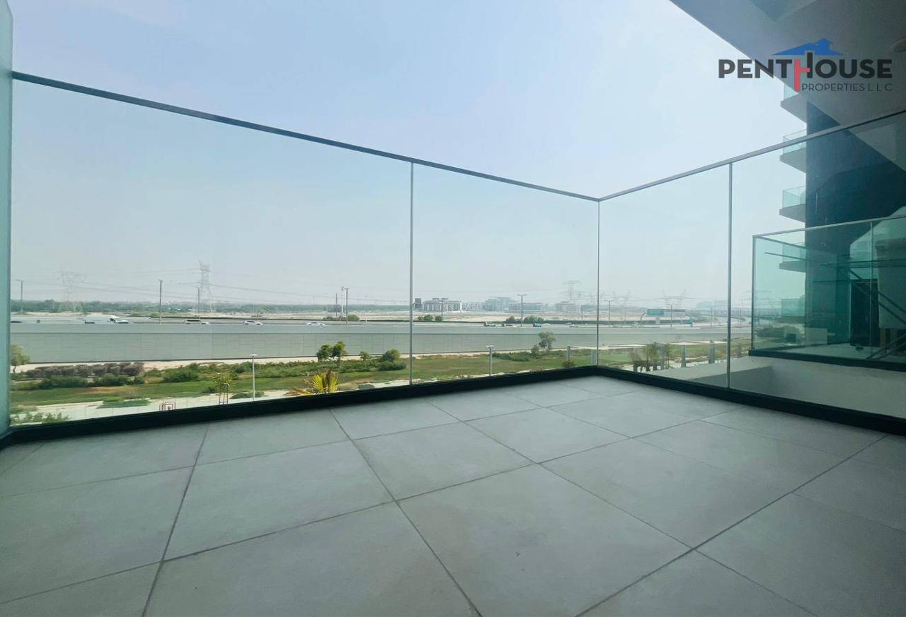 Spacious Furnished | High Floor | Prime Location photo 4