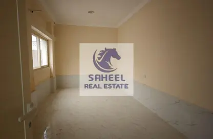 مجمع سكني - 8 غرف نوم - 8 حمامات للايجار في المعيريض - رأس الخيمة