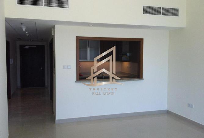 74254442 - Property Image 2