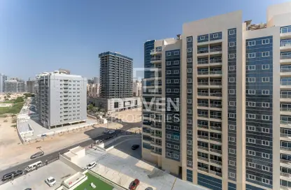 Apartment - 1 Bedroom - 2 Bathrooms for rent in Royal Residence 1 - Royal Residence - Dubai Sports City - Dubai