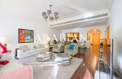 Apartment - 2 Bedrooms - 3 Bathrooms for sale in Jash Hamad - Shoreline Apartments - Palm Jumeirah - Dubai