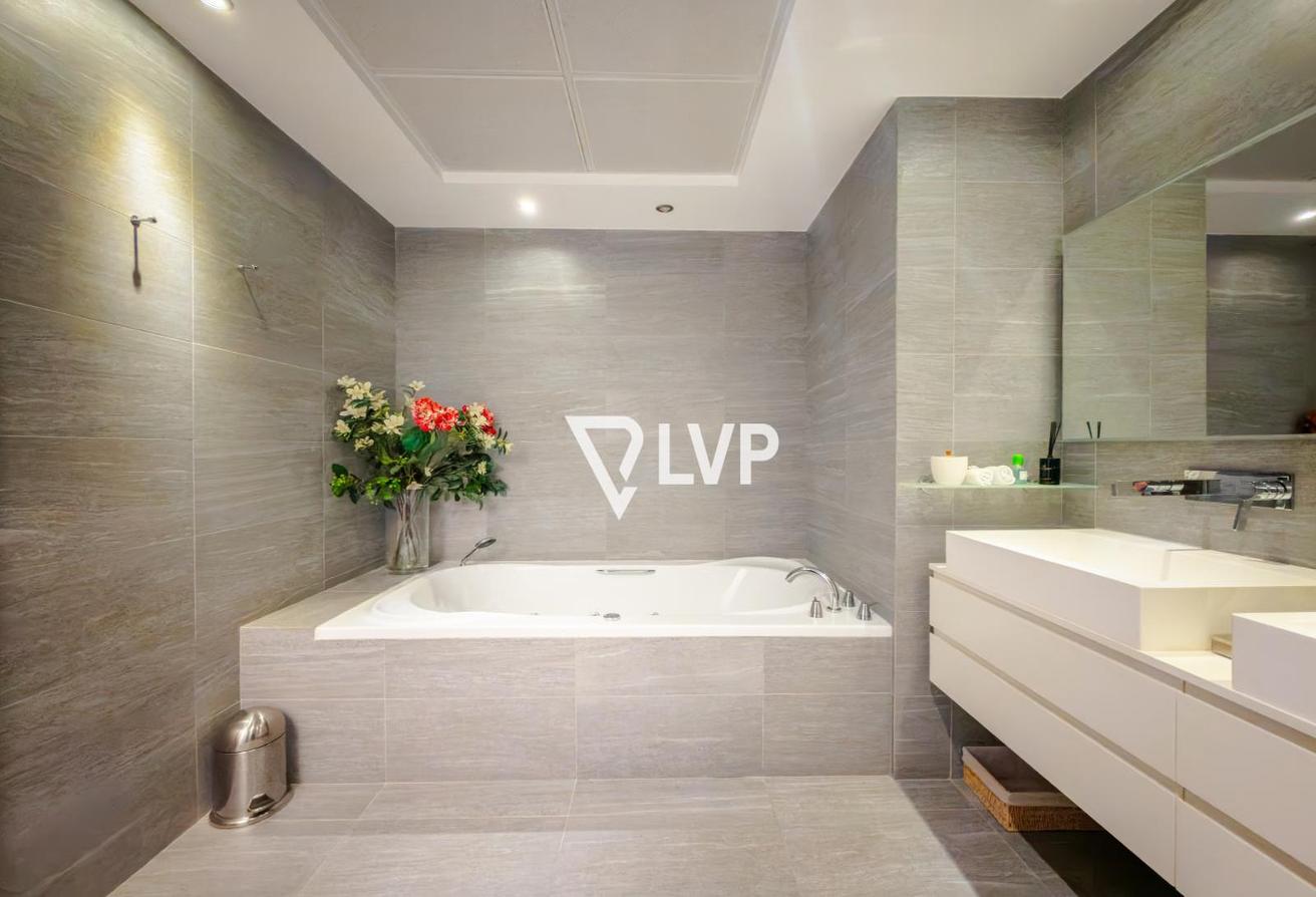 High Floor |Burj Khalifa+Fountain View |Furnished photo 13