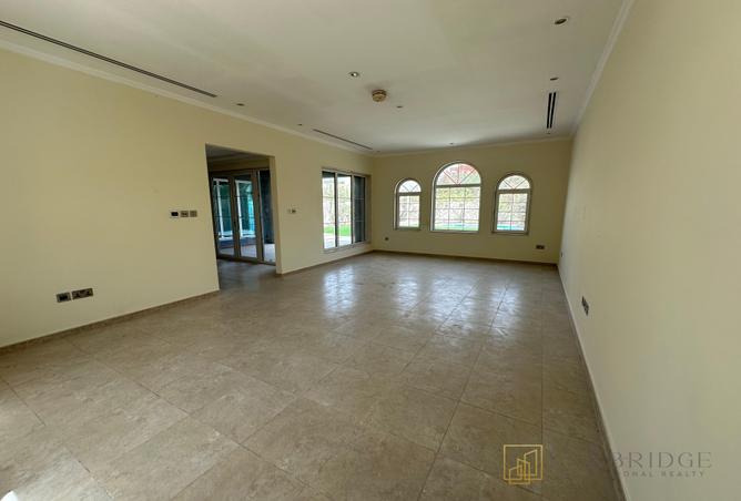 54386093 - صورة العقار 2