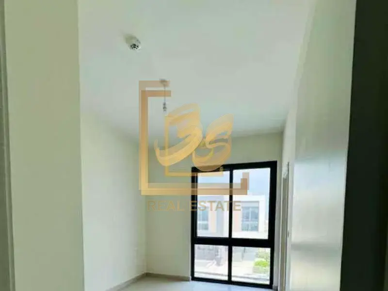 End Unit | Single Row | Park Facing by 209908 