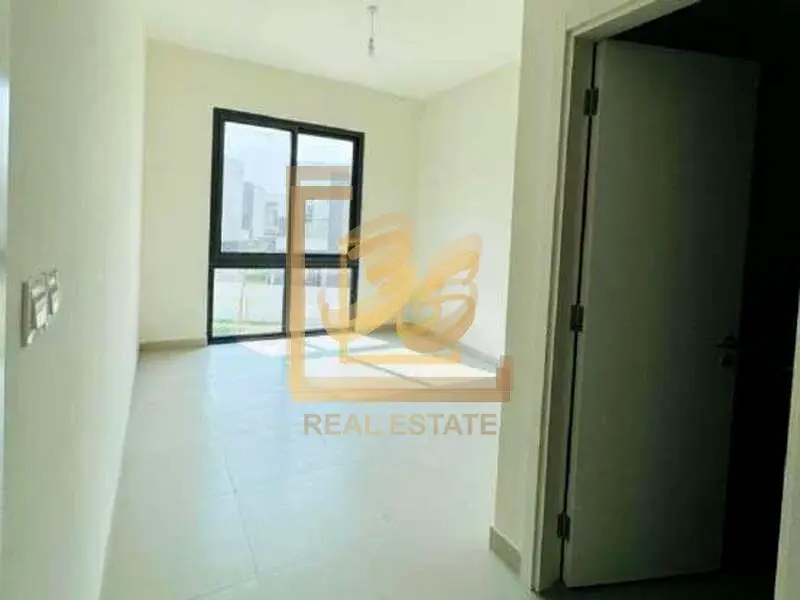 End Unit | Single Row | Park Facing by 209908 