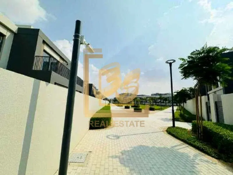 End Unit | Single Row | Park Facing by 209908 