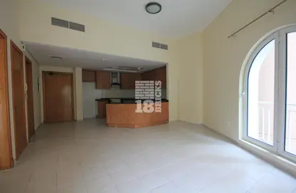 شقة - غرفة نوم - 2 حمامات للبيع في المبنى 206 - طراز مغولي - ديسكفري جاردنز - دبي