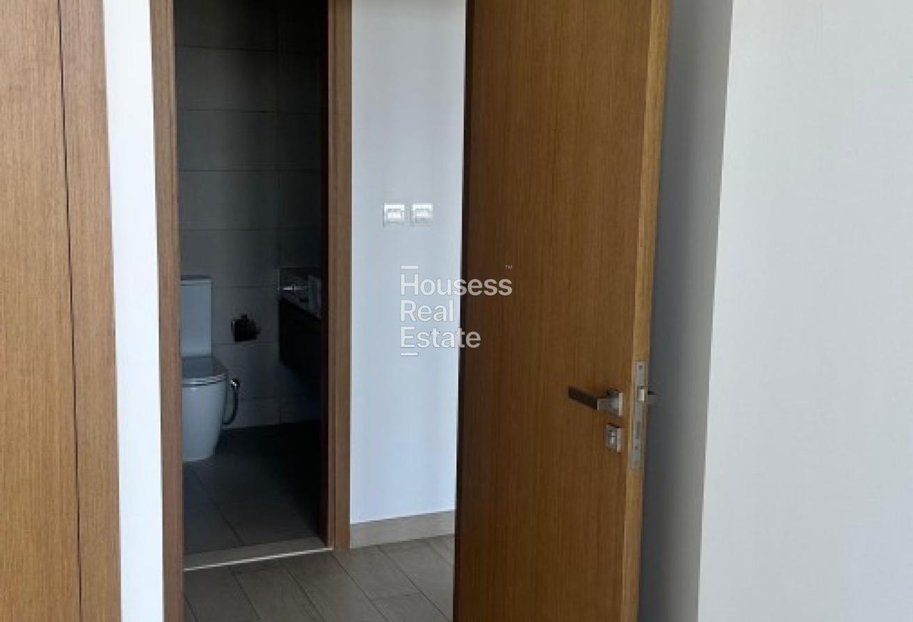 Brand New | Semi-Furnished | Low Floor photo 11
