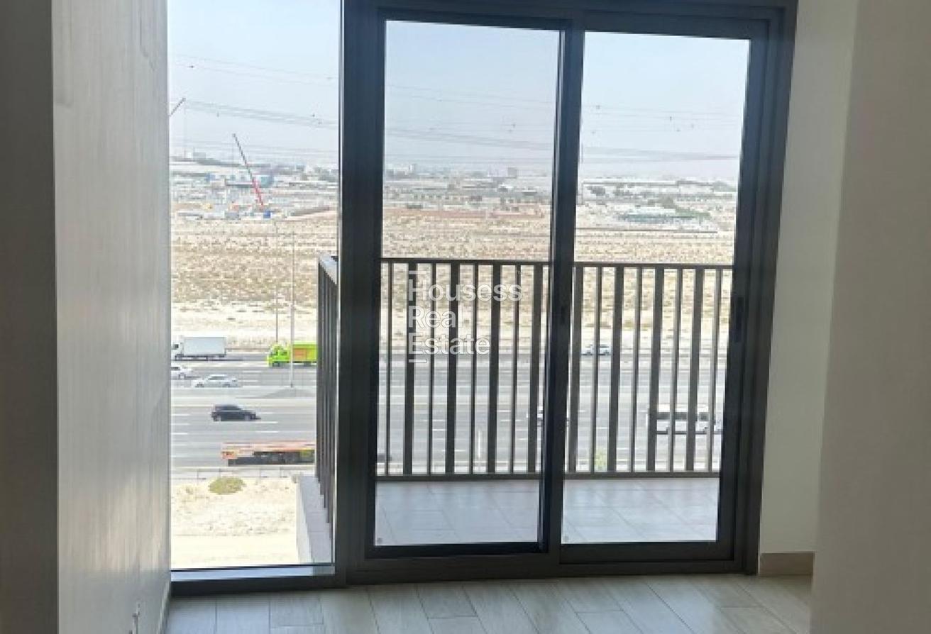 Brand New | Semi-Furnished | Low Floor photo 6