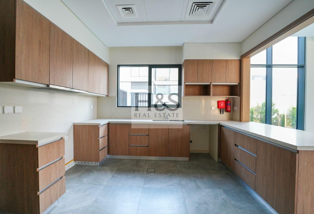 Type A Large | Close to amenities |Single Row photo 10