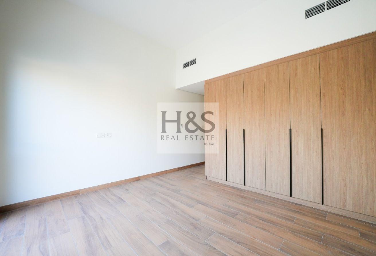 Type A Large | Close to amenities |Single Row photo 6