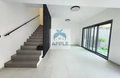 تاون هاوس - 3 غرف نوم - 4 حمامات للايجار في الجادة - الشارقة