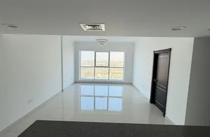 شقة - غرفة نوم - 2 حمامات للايجار في ذا جيت ريزيدنس 1 - مجمع دبي ريزيدنس - دبي لاند - دبي