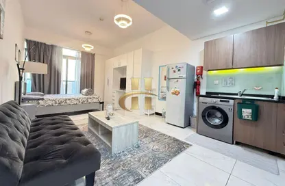 شقة - 1 حمام للايجار في كريستال مساكن - منطقة 11 - قرية جميرا الدائرية - دبي