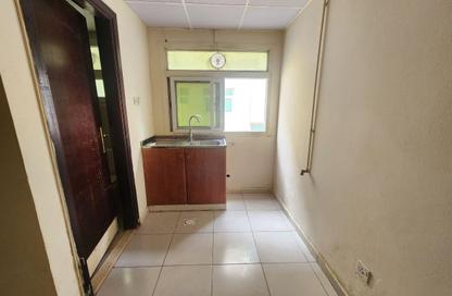 Apartment - Studio - 1 Bathroom for rent in Muwailih Building - Muwaileh - Sharjah