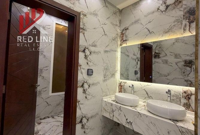 98257733 - Property Image 3