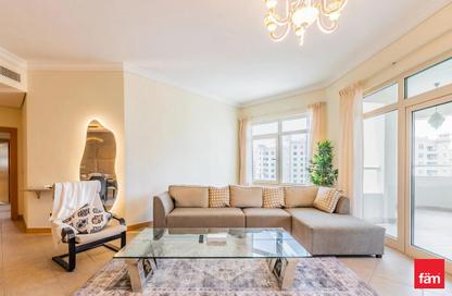 Apartment - 3 Bedrooms - 4 Bathrooms for rent in Al Nabat - Shoreline Apartments - Palm Jumeirah - Dubai