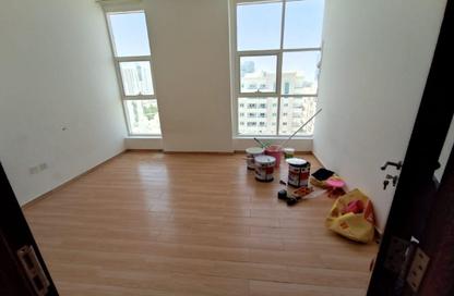 Apartment - 2 Bedrooms - 2 Bathrooms for rent in Thuraya Al Majaz Building - Al Majaz 3 - Al Majaz - Sharjah