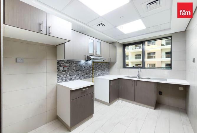 77367153 - Property Image 2